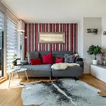 Tina's Lounge Penthousewohnung شقة *